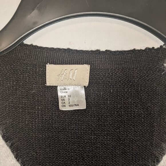 H & M Black and White Sweater or Tunic Top Sz 2 - Picture 6 of 9